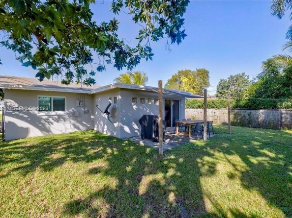 5402 NW 25th Ter, Tamarac FL 33309