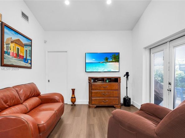 7578 W 30th Ln, Hialeah FL 33018