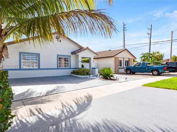 7578 W 30th Ln, Hialeah FL 33018