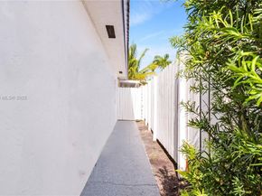 7578 W 30th Ln, Hialeah FL 33018