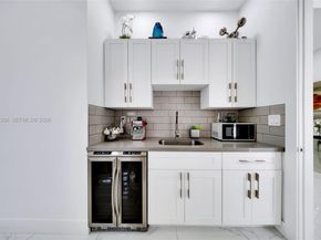 1550 SW 89th Ct, Miami FL 33174