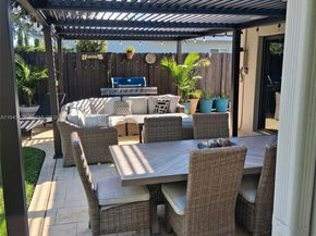 371 SE 3rd St, Pompano Beach FL 33060