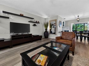 371 SE 3rd St, Pompano Beach FL 33060