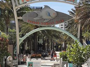 371 SE 3rd St, Pompano Beach FL 33060