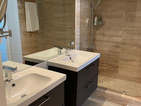801 Brickell Key Blvd 1610, Miami FL 33131