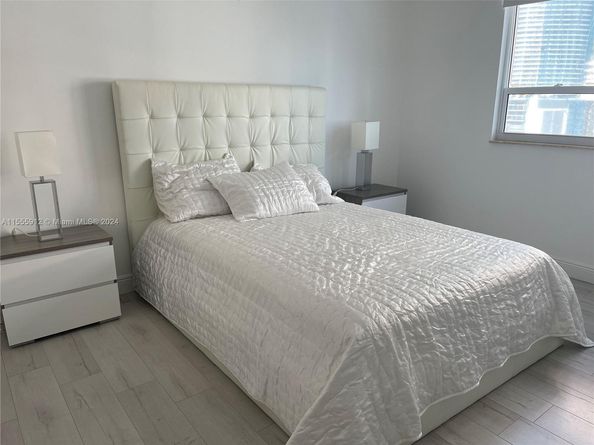 801 Brickell Key Blvd 1610, Miami FL 33131