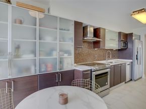 3600 Yacht Club Dr 703, Aventura FL 33180