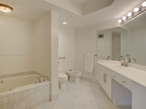 3600 Yacht Club Dr 703, Aventura FL 33180