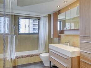 3600 Yacht Club Dr 703, Aventura FL 33180