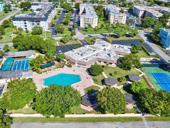 4090 NW 42nd Ave 204, Lauderdale Lakes FL 33319
