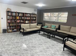 4090 NW 42nd Ave 204, Lauderdale Lakes FL 33319