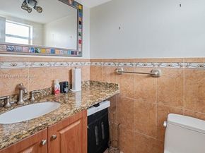 4090 NW 42nd Ave 204, Lauderdale Lakes FL 33319