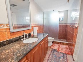 4090 NW 42nd Ave 204, Lauderdale Lakes FL 33319