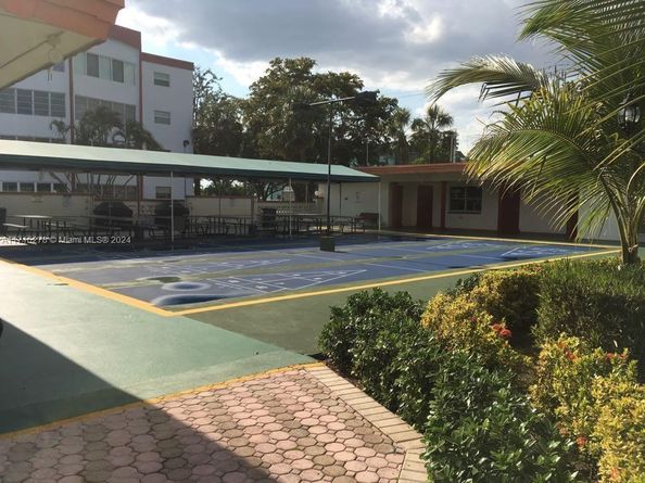 4090 NW 42nd Ave 204, Lauderdale Lakes FL 33319