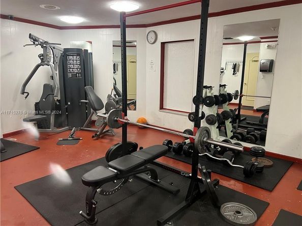 4090 NW 42nd Ave 204, Lauderdale Lakes FL 33319