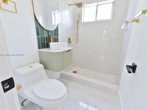 75 NW 125th St, North Miami FL 33168