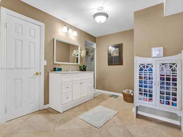 1500 Ocean DR 9J, Hollywood FL 33019