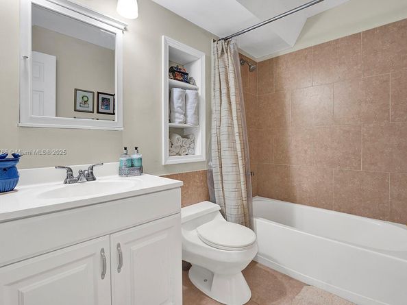 1500 Ocean DR 9J, Hollywood FL 33019