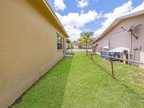702 SW 79th Ave, North Lauderdale FL 33068