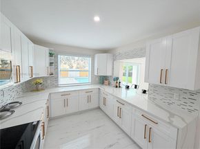 4241 Thomas St, Hollywood FL 33021