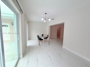 4241 Thomas St, Hollywood FL 33021