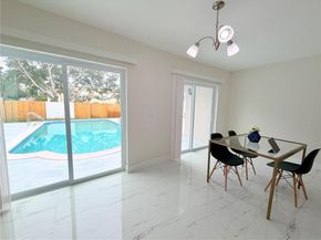 4241 Thomas St, Hollywood FL 33021