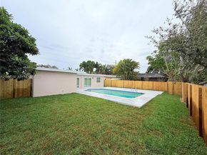 4241 Thomas St, Hollywood FL 33021