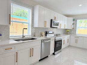 4241 Thomas St, Hollywood FL 33021