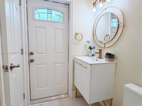 4241 Thomas St, Hollywood FL 33021