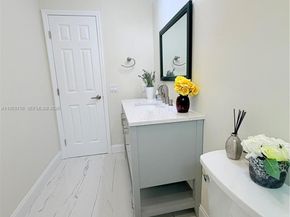 4241 Thomas St, Hollywood FL 33021