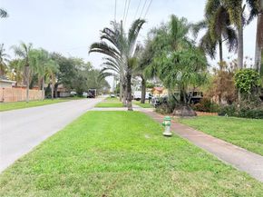 4241 Thomas St, Hollywood FL 33021