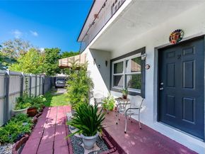 520 SW Krome Ter, Homestead FL 33030