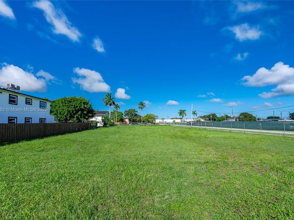 520 SW Krome Ter, Homestead FL 33030