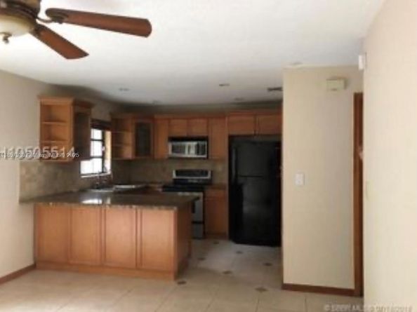 17962 NW 68th Ave D21, Hialeah FL 33015