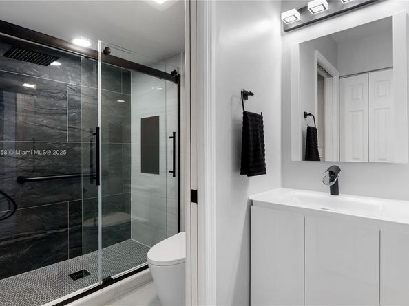 7408 Fairfax Dr 108, Tamarac FL 33321