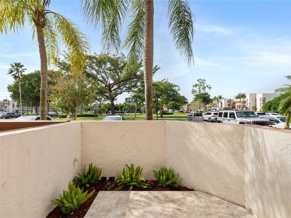 7408 Fairfax Dr 108, Tamarac FL 33321