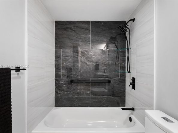 7408 Fairfax Dr 108, Tamarac FL 33321