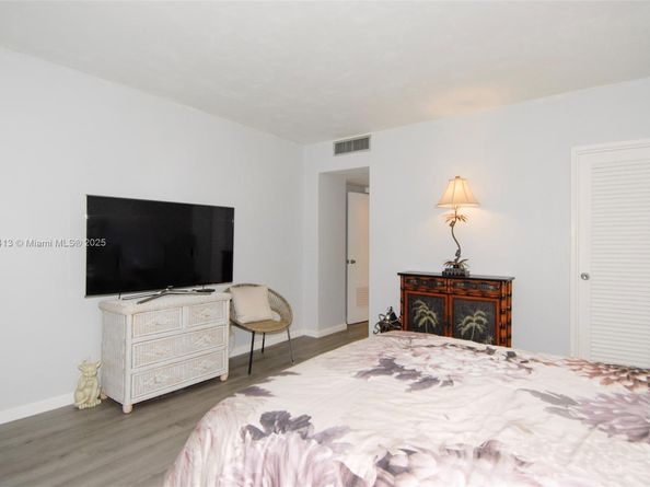 4250 Galt Ocean Dr 2J, Fort Lauderdale FL 33308