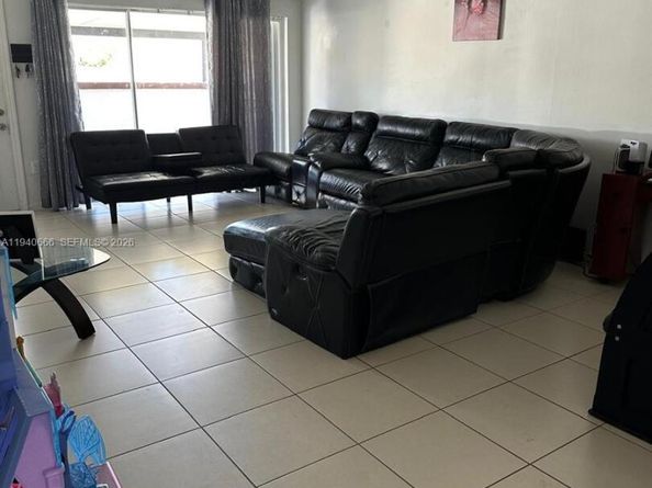 3242 NW 203rd St, Miami Gardens FL 33056