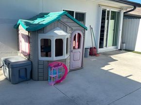 3242 NW 203rd St, Miami Gardens FL 33056