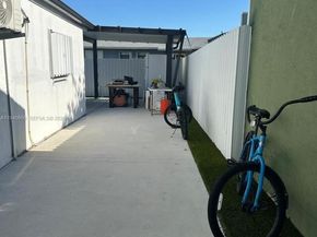 3242 NW 203rd St, Miami Gardens FL 33056