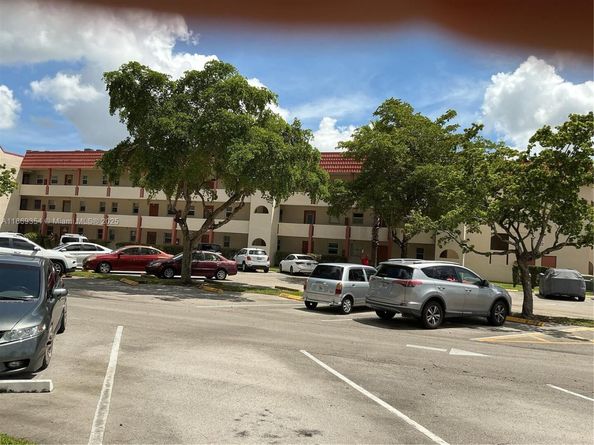 2600 W Sunrise Lakes Dr 305, Sunrise FL 33322