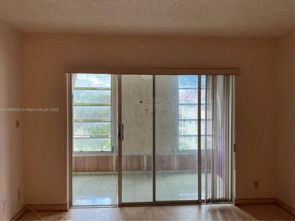 2600 W Sunrise Lakes Dr 305, Sunrise FL 33322