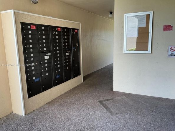 2600 W Sunrise Lakes Dr 305, Sunrise FL 33322