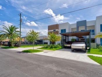 3909 SW 138th Ave