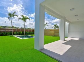 3909 SW 138th Ave, Miami FL 33175