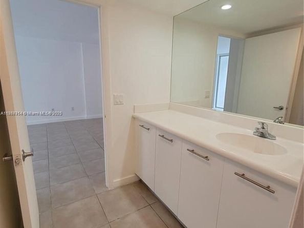 680 NE 64th St A516, Miami FL 33138