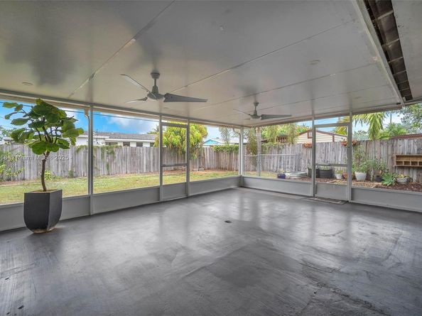 3641 SW 23rd Ct, Fort Lauderdale FL 33312