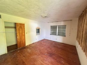 102 SW 1st Ave, Hallandale Beach FL 33009