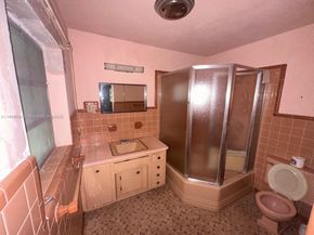 102 SW 1st Ave, Hallandale Beach FL 33009